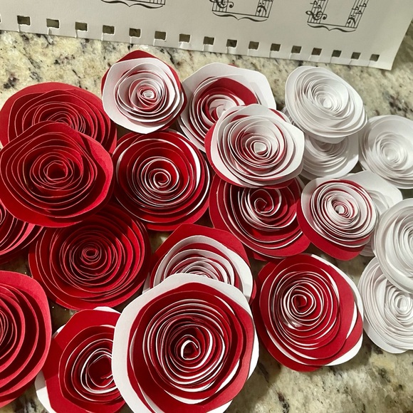 20 candy cane adhesive flower minis - Picture 3 of 3